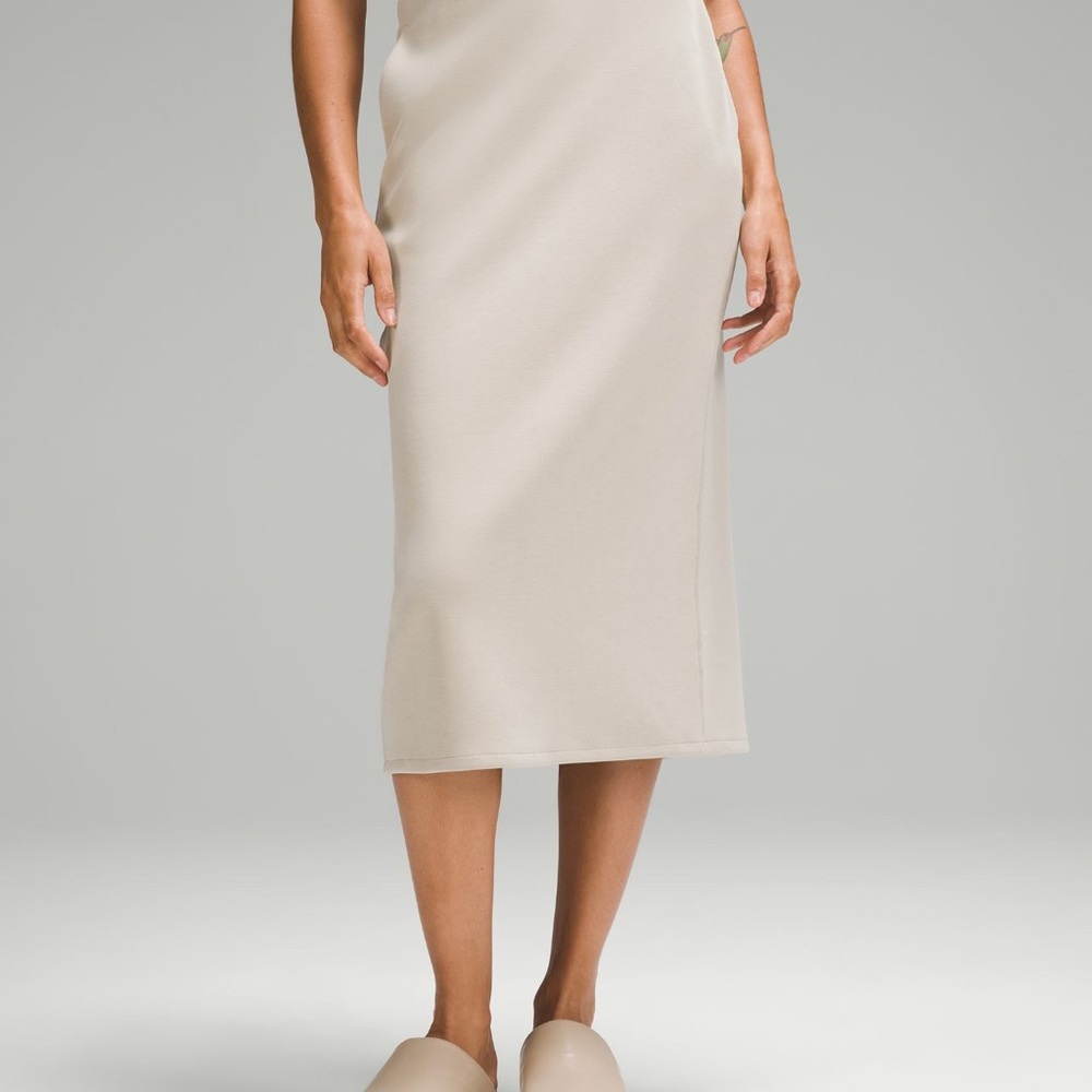 NWT Lululemon High Rise Midi Skirt Size 4 in Mojave Tan